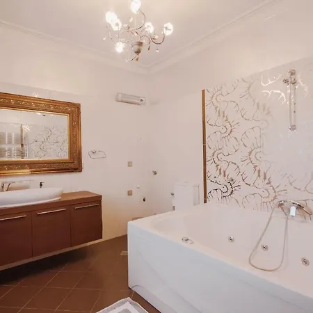 In Uphill With Marina View *